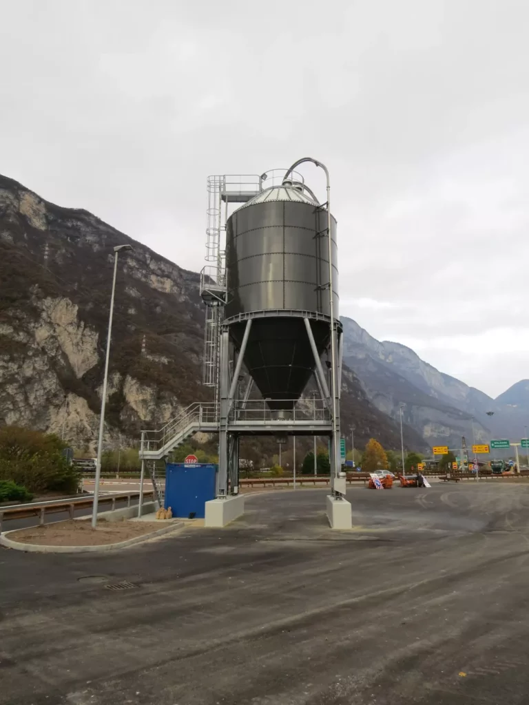 Silos per sale 4 Silos per sale svg+xml;charset=utf