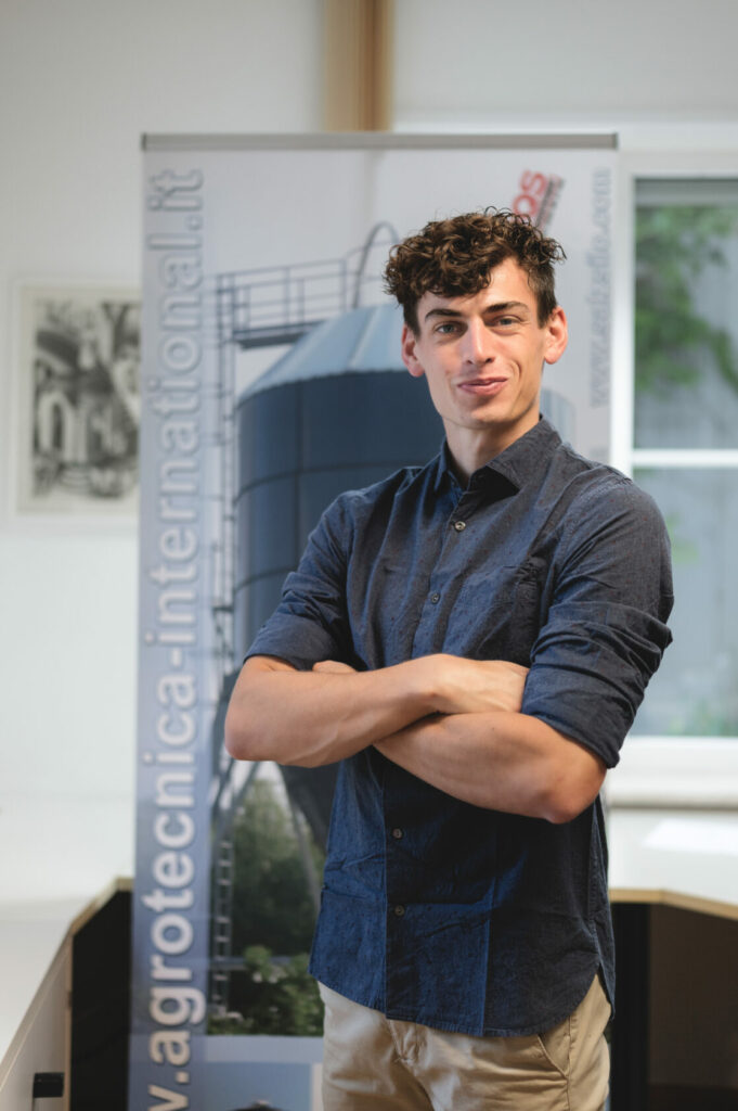 Chi siamo 4 Chi siamo svg+xml;charset=utf